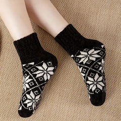 2 Pairs Floral Print Socks Comfy & Warm Mid Tube Women's Stockings