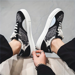 Men's Graffiti Print Lace-up Skate Shoes Lightweight Walking Sneakers