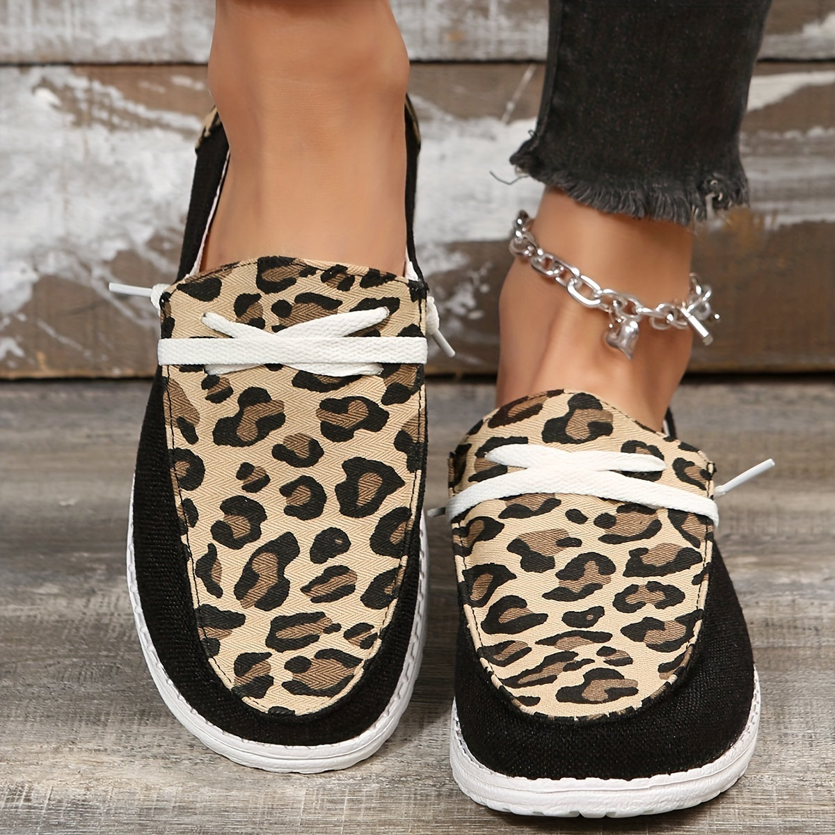 Leopard Printed Canvas Lace Up Sneakers Round Toe Low Top Flats