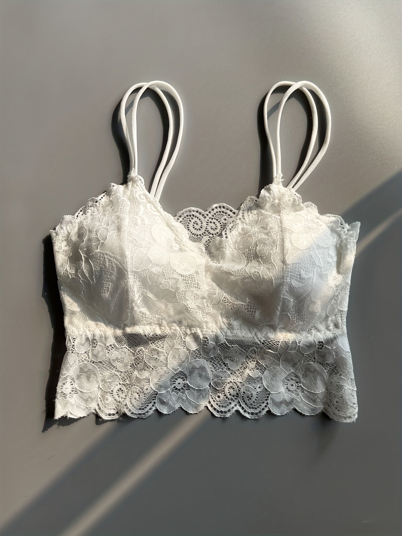 Floral Lace Wireless V Neck Cami Bra