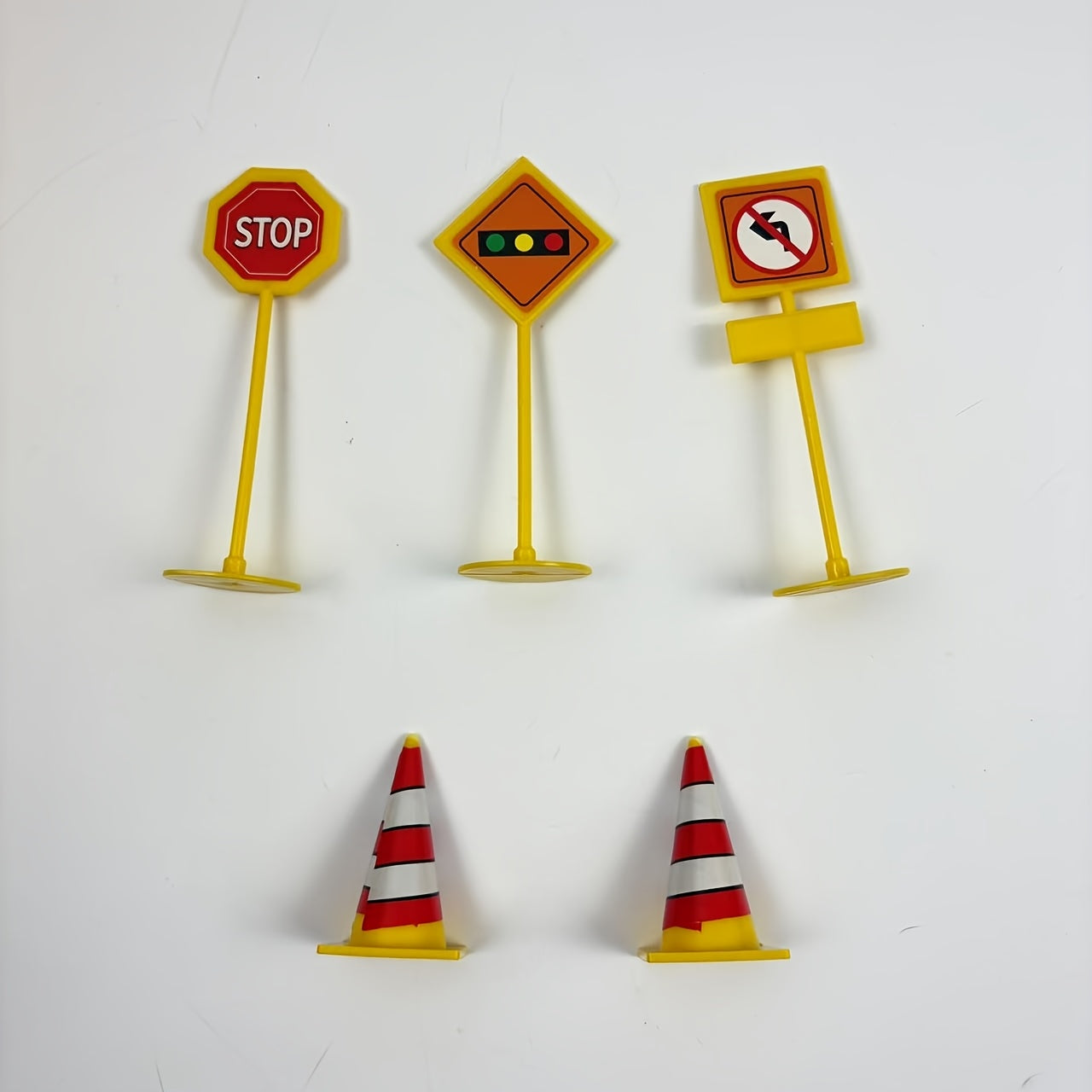 5pcs Mini Roadblock Toy Traffic Signs Decoration
