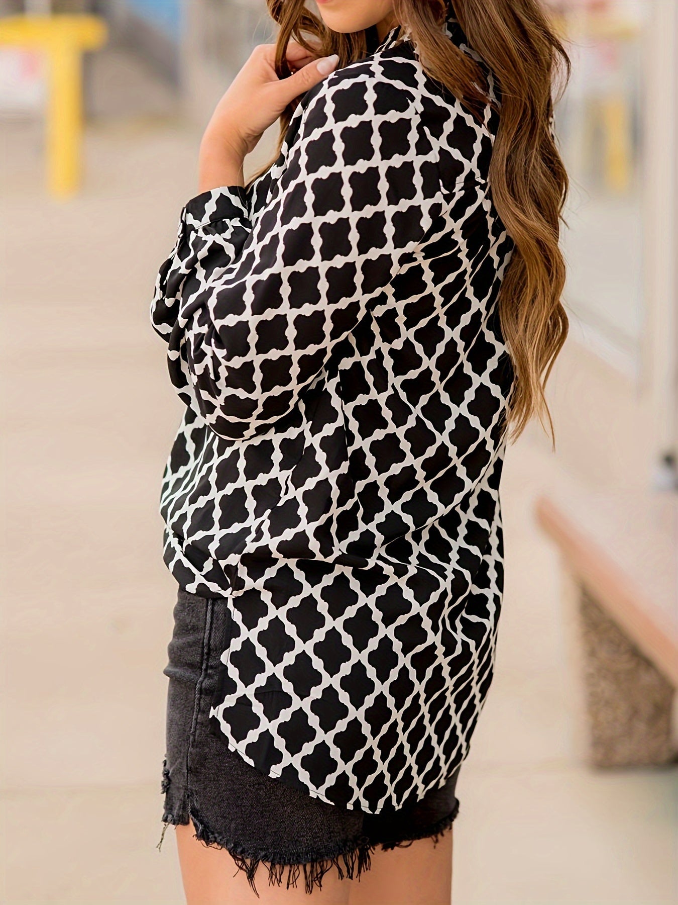 Geometric Print Long Sleeve Blouse