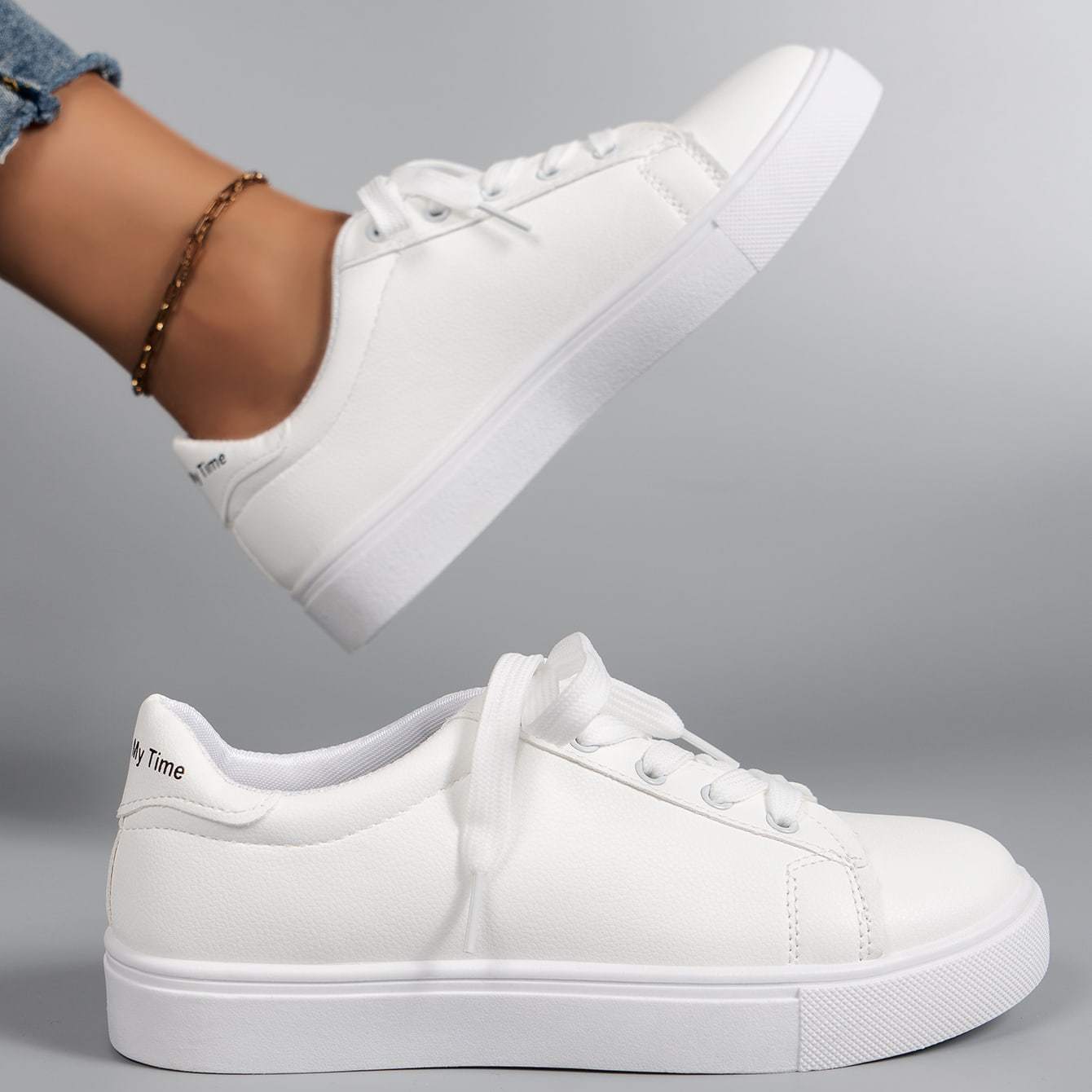 Women's Lace-Up Flat Skate Shoes Non-Slip Casual Walking Shoes