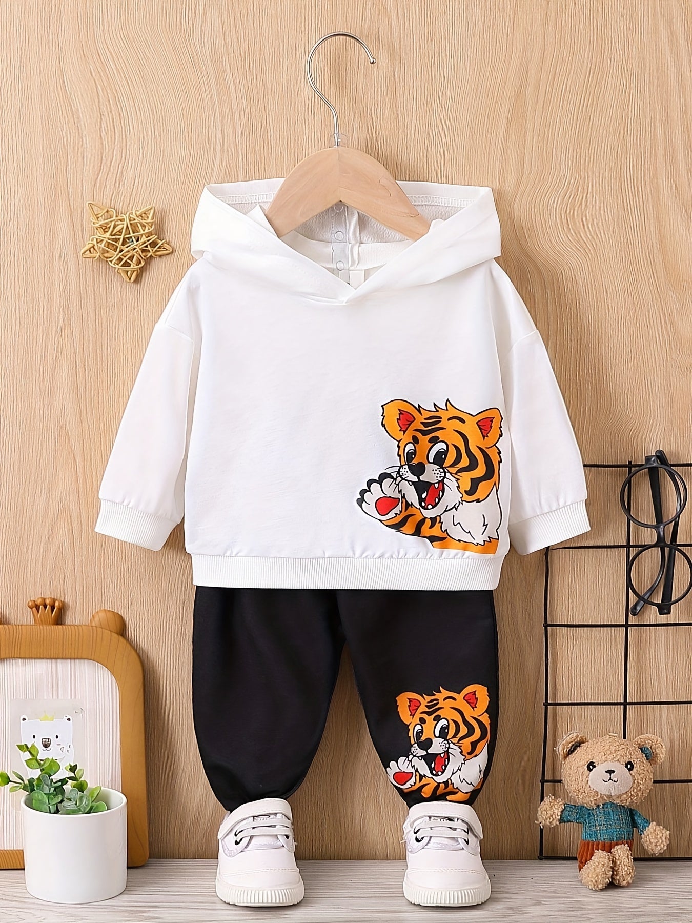 2pcs Toddler Baby Bear Embroidery Sweatshirt & Splicing Pant