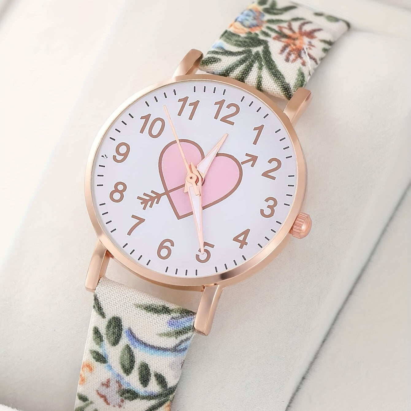 Flower Pattern PU Watch & Heart Ornament for Daily Use