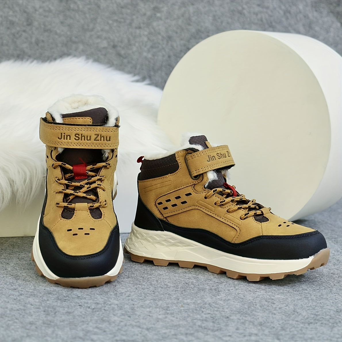 Stylish Anti Slip High Tube Hiking Shoes Comfortable Sport Shoes
