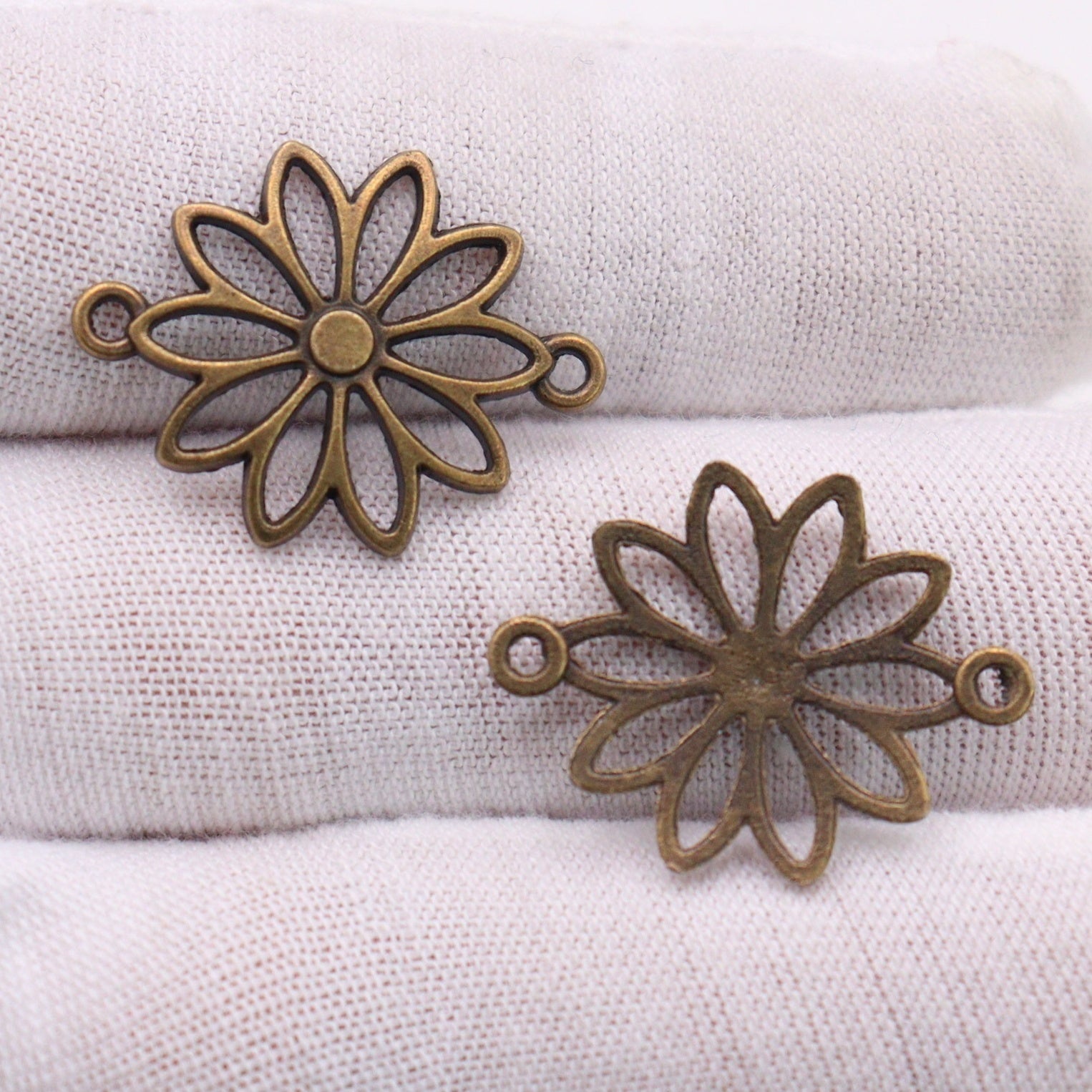 50pcs DIY Alloy Hollow Flower Pendants Retro Accessories Double Hanging