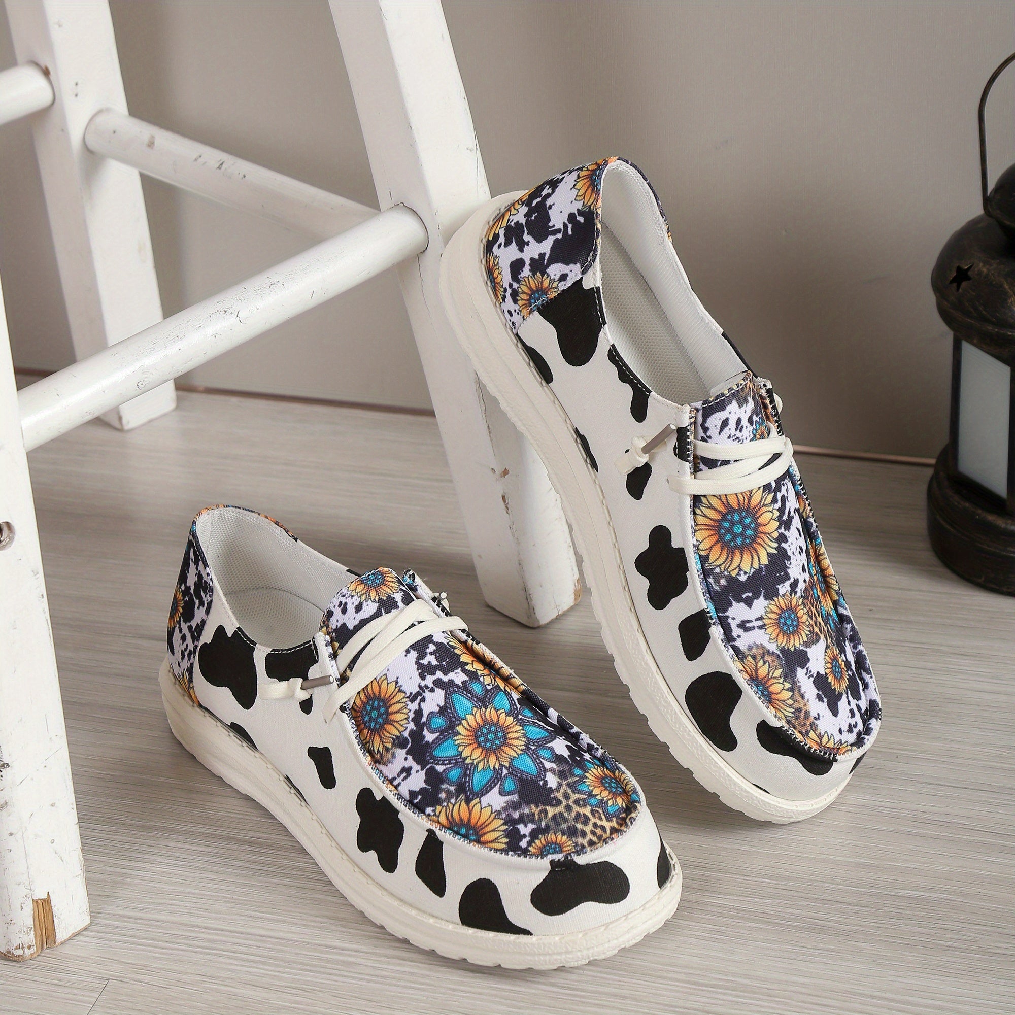 Women's Cow & Sunflower Print Canvas Lace Up Flat Outdoor Shoes