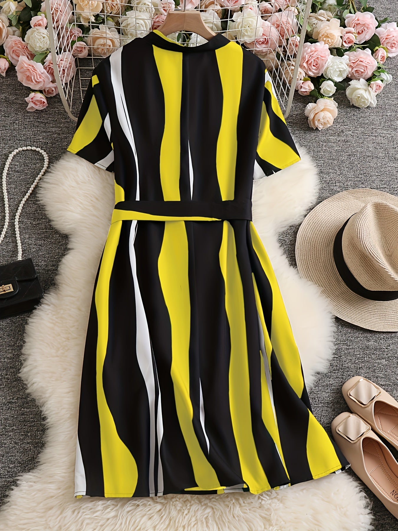 Plus Stripe Print Short Sleeve V Neck Knee Length Dress With Belt