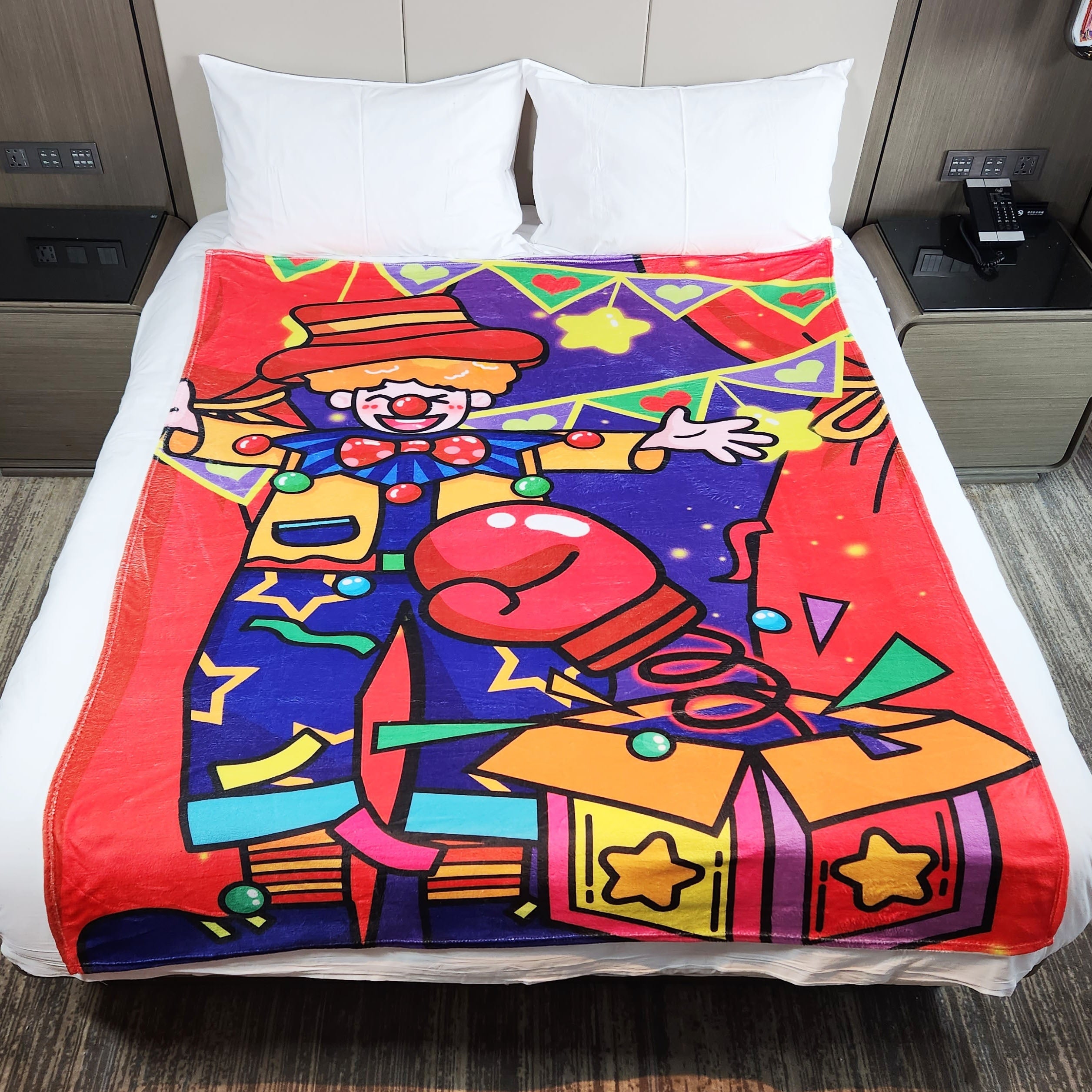 Clown Print Flannel Throw Blanket for Travel
