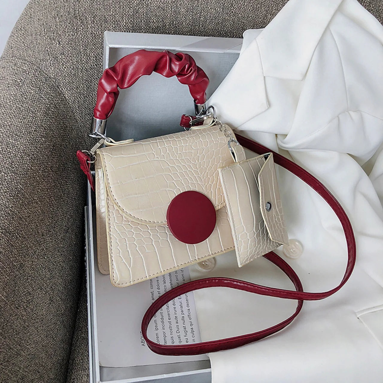 Portable Chain Shoulder Bag Western Messenger Bag