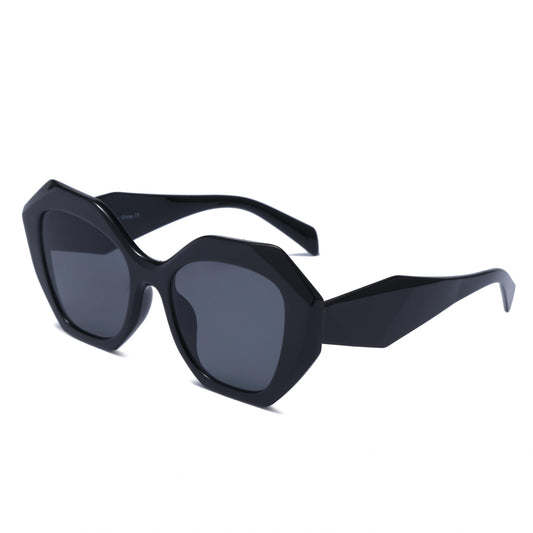 Vintage Style Sunglasses Women Protection Lens Plastic Frame