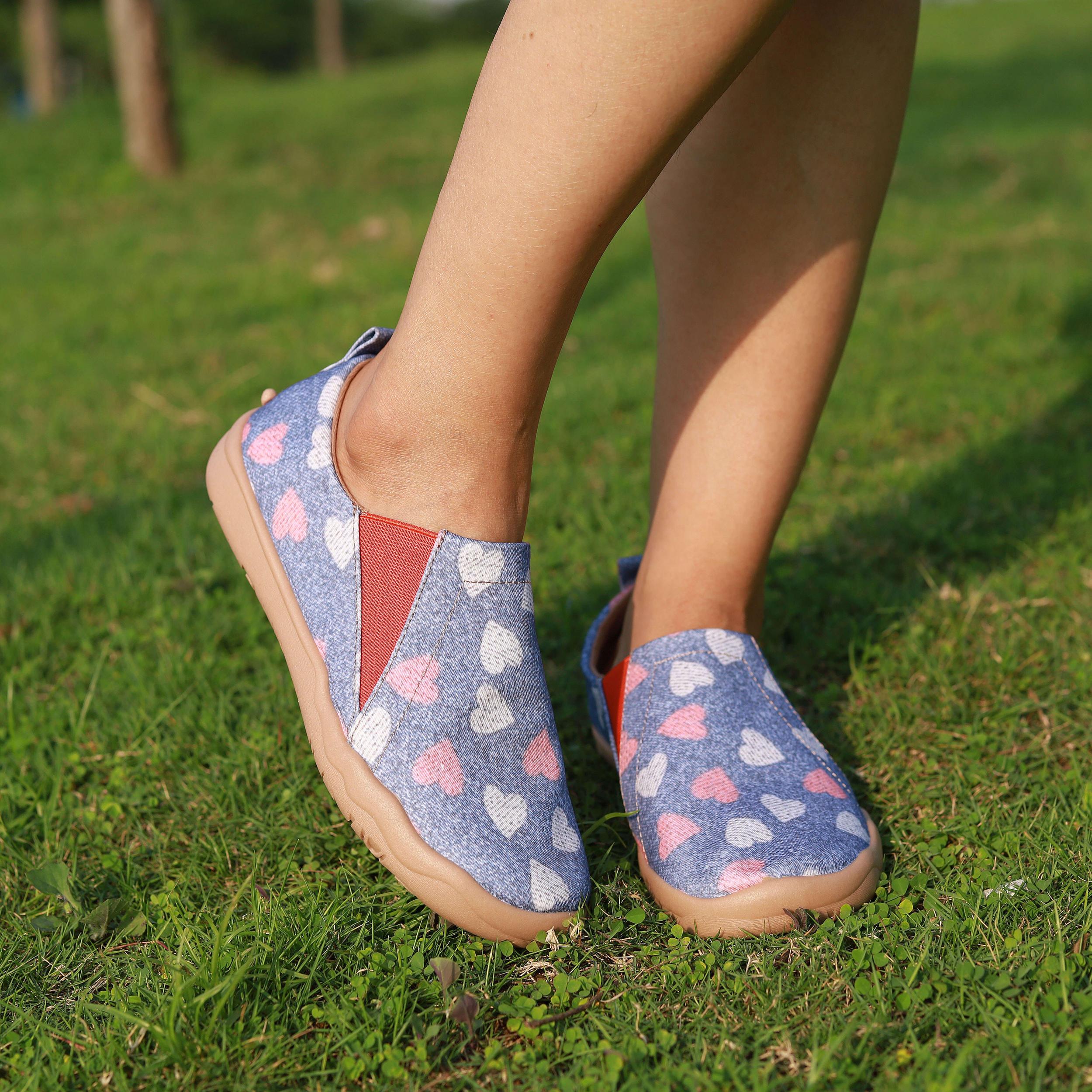 Women's Heart Pattern Canvas Slip On Flat Shoes
