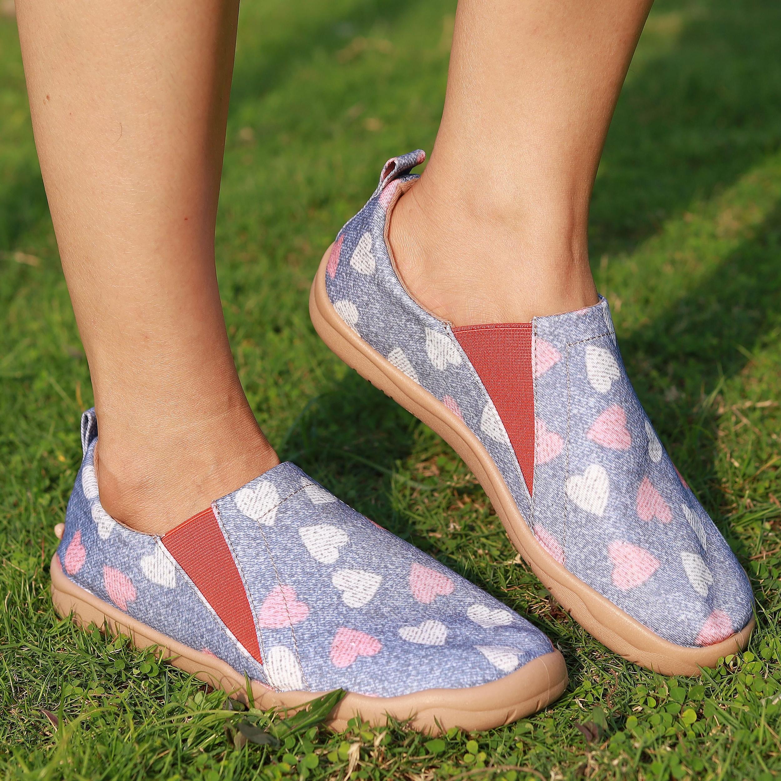 Women's Heart Pattern Canvas Slip On Flat Shoes