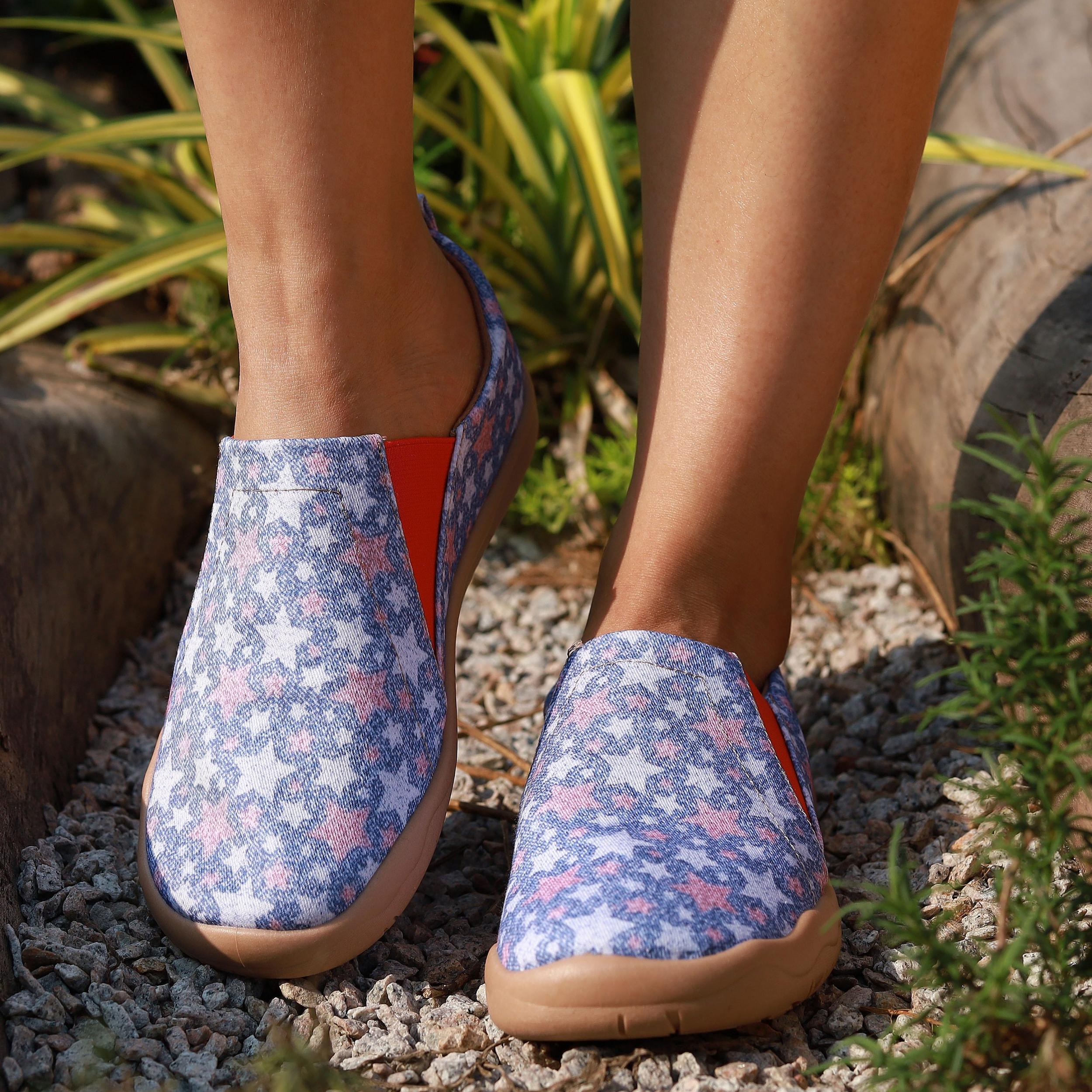 Women's Colorful Stars Pattern Slip On Low Round Toe Flat Canvas Shoes