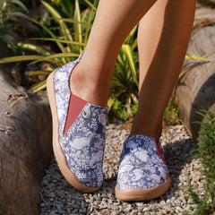 Women's Flower Pattern Flat Shoes Slip On Low Round Toe Casual Comfy Shoes
