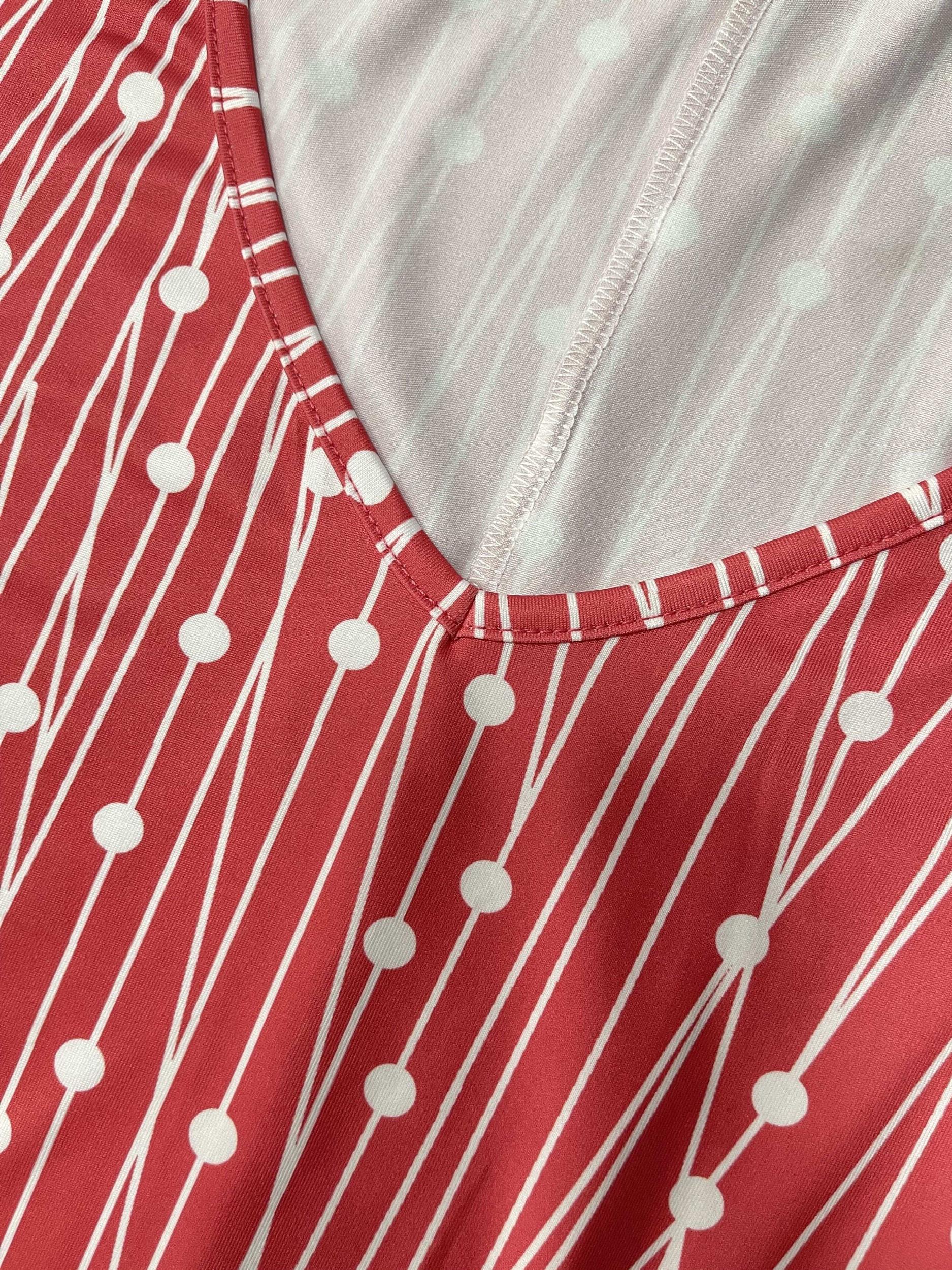  Geometric Print V Neck Dress