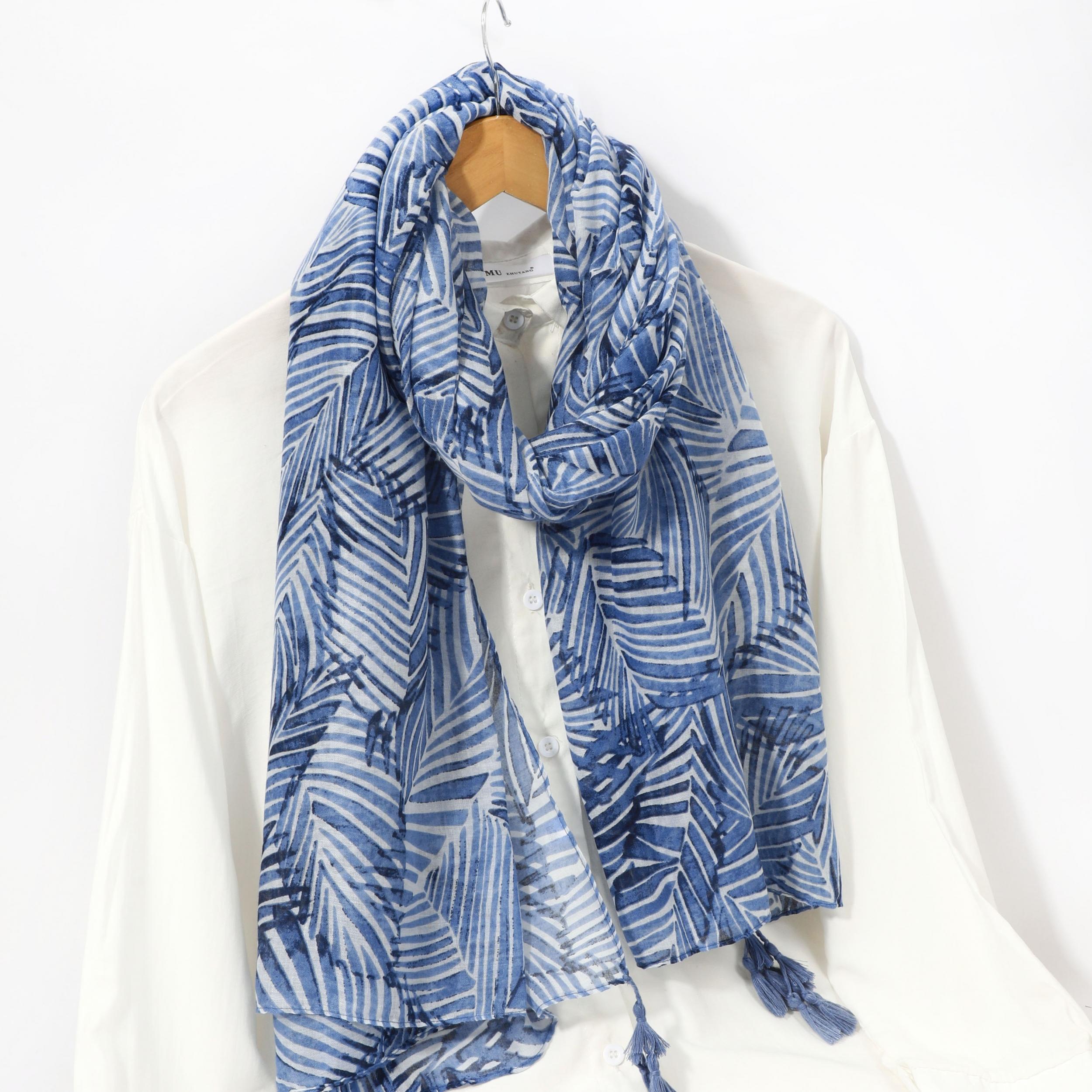 Men's Casual Leaf Beach Vacation Wind Scarf