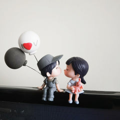 Cute Cartoon Couple Kiss Figurines - Perfect Car Decoration