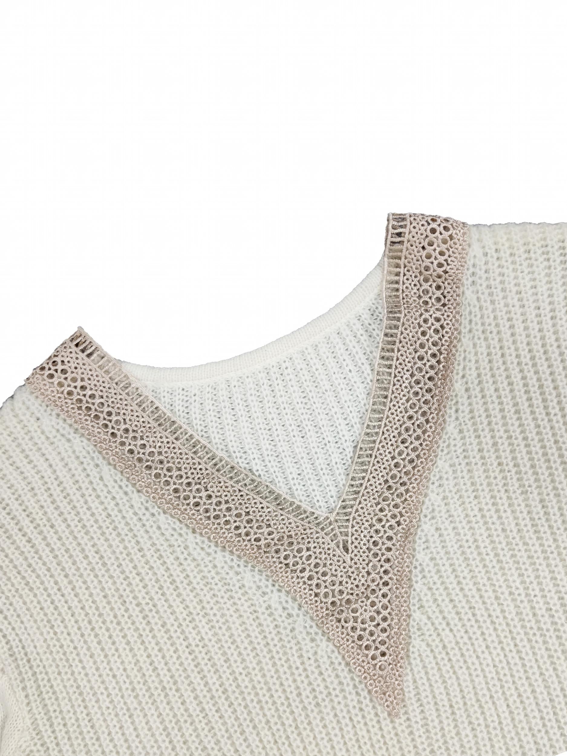  Lace Sleeve V Neck Sweater