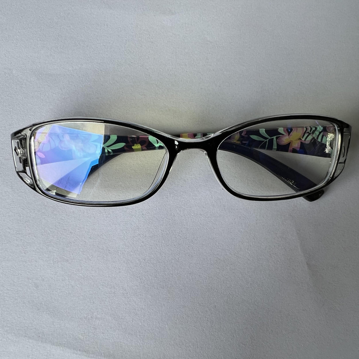 Plastic Light Blocking Reading Glasses With Soft Case For Women