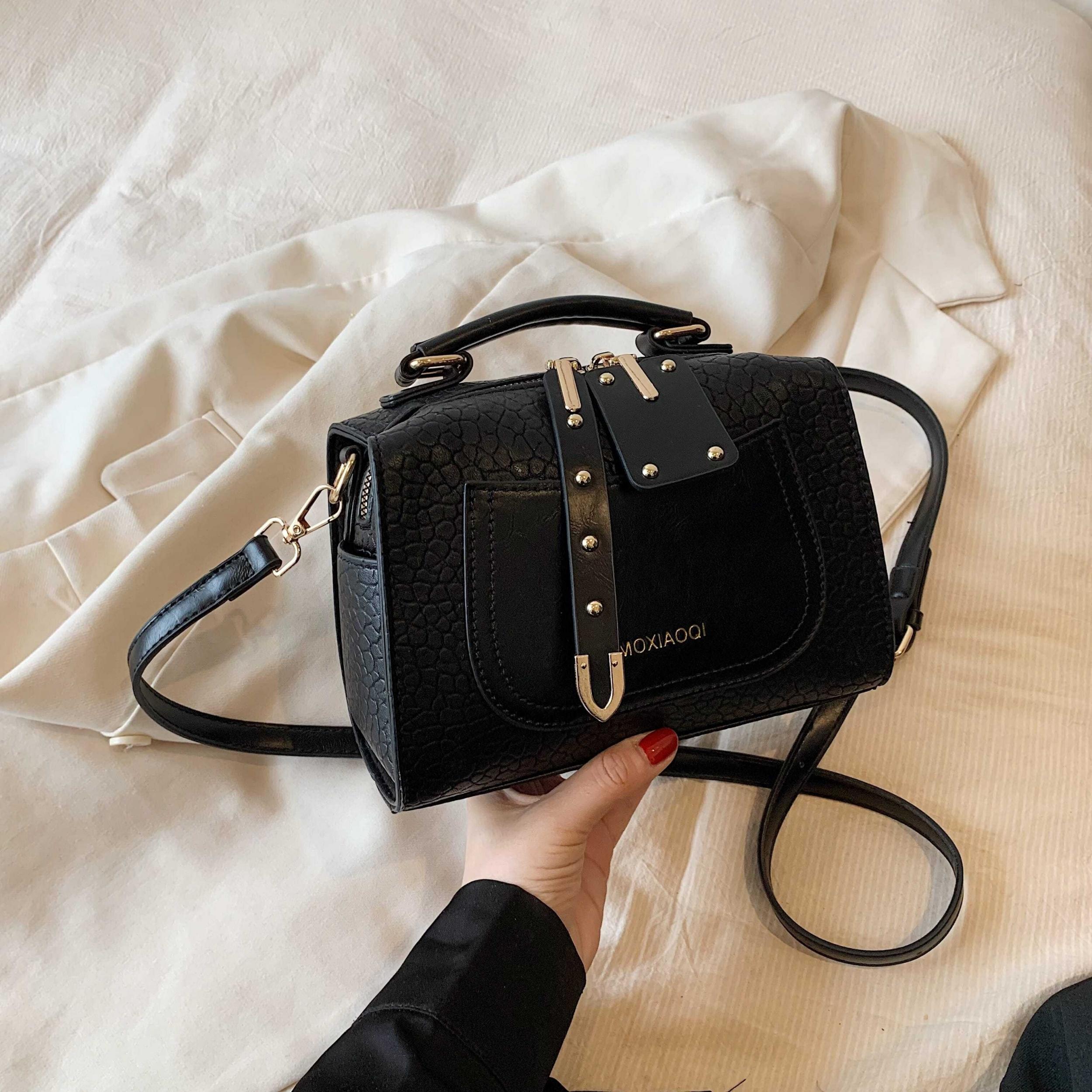Crocodile Embossed Crossbody Bag Letter Studded Decor Shoulder Bag