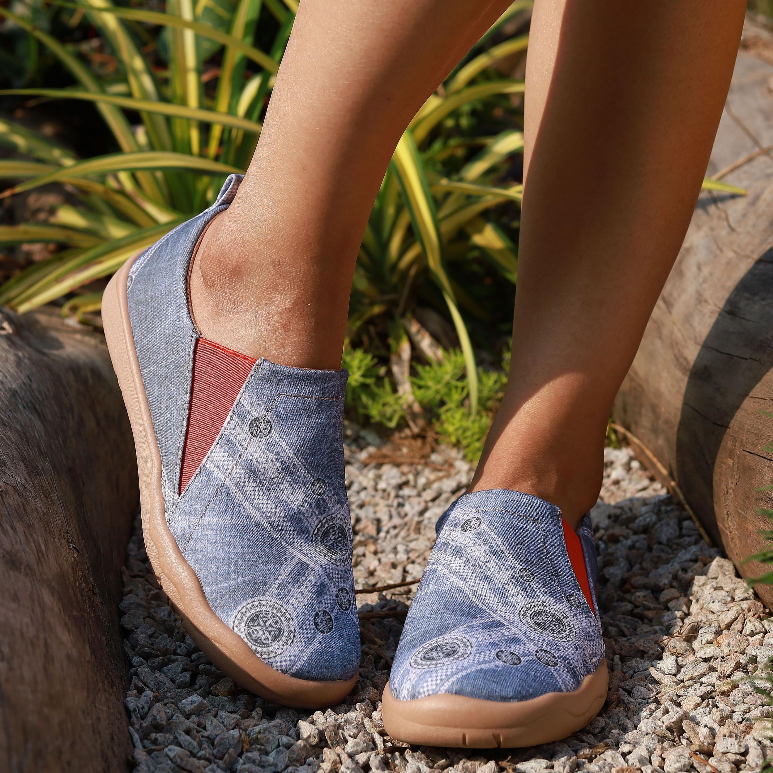 Women's ColorBlock Flat Canvas Shoes Slip On Low Round Toe Comfy Shoes
