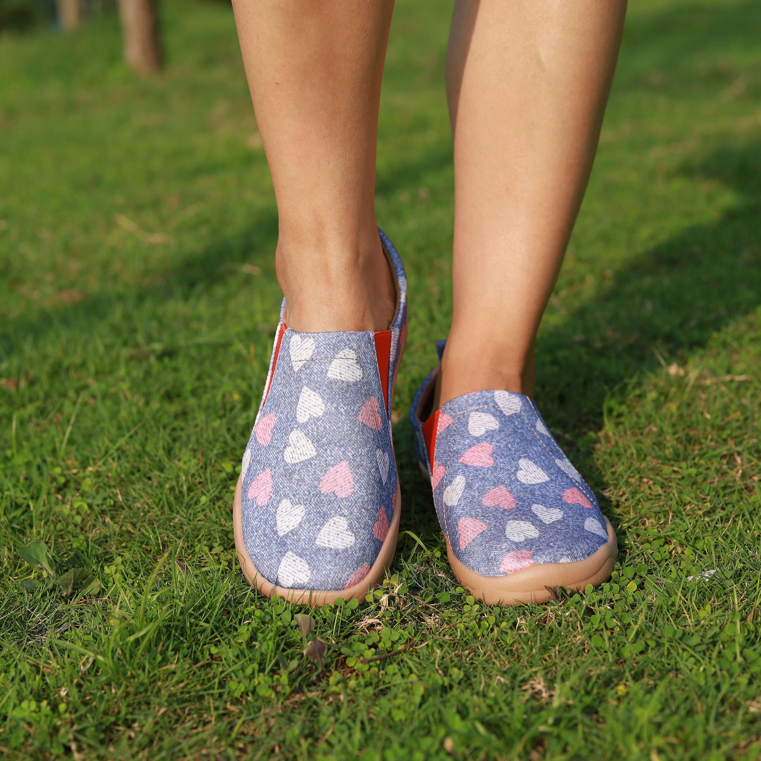 Women's Heart Pattern Canvas Slip On Flat Shoes
