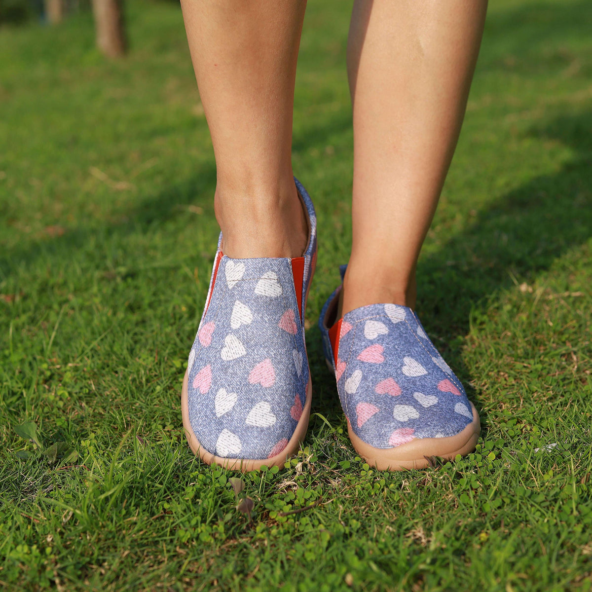 Women's Heart Pattern Canvas Slip On Flat Shoes