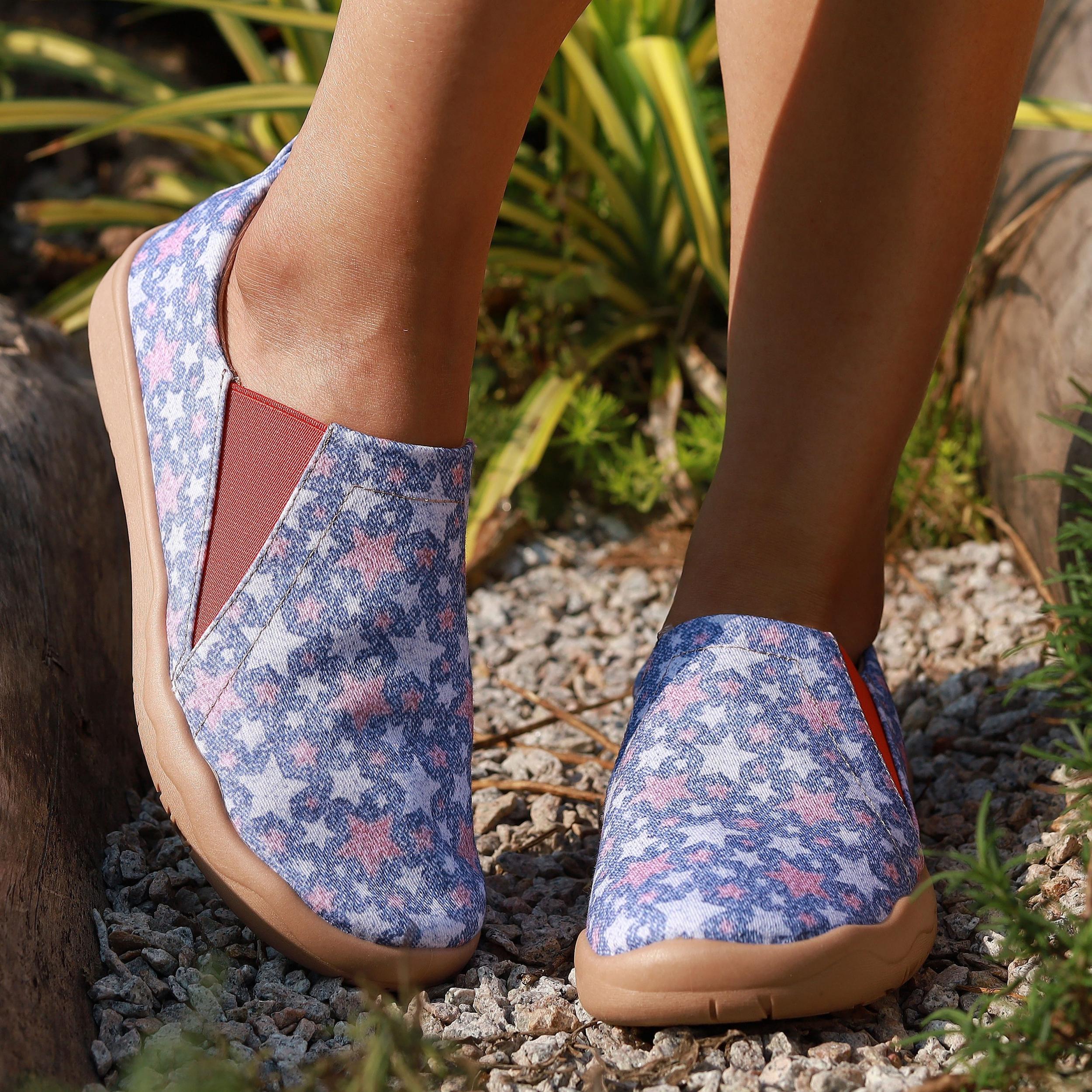 Women's Colorful Stars Pattern Slip On Low Round Toe Flat Canvas Shoes