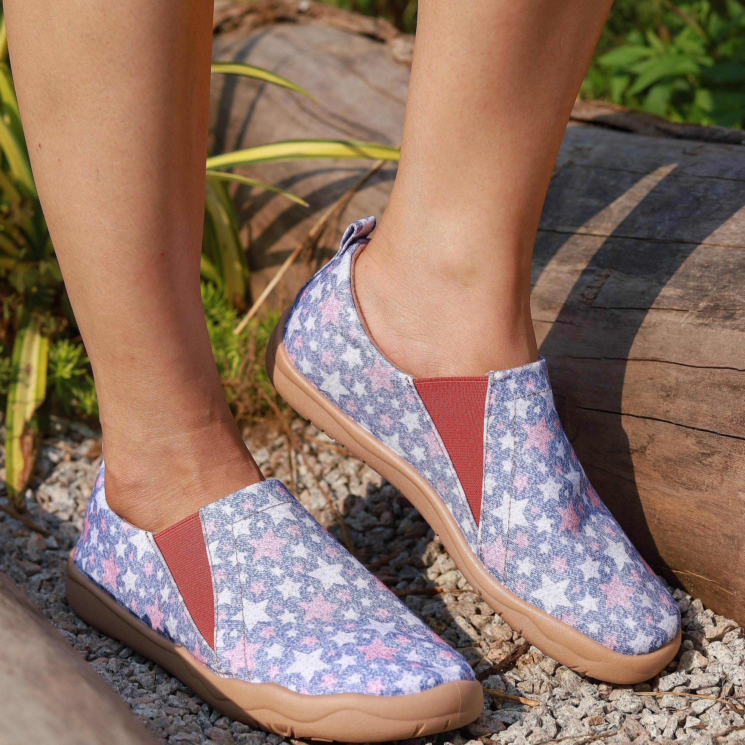 Women's Colorful Stars Pattern Slip On Low Round Toe Flat Canvas Shoes