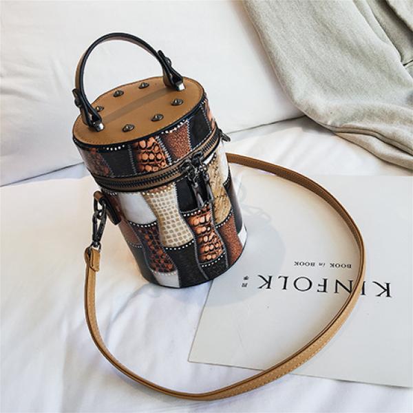 Riveted Chain Shoulder Bag Women's PU Leather Handbag