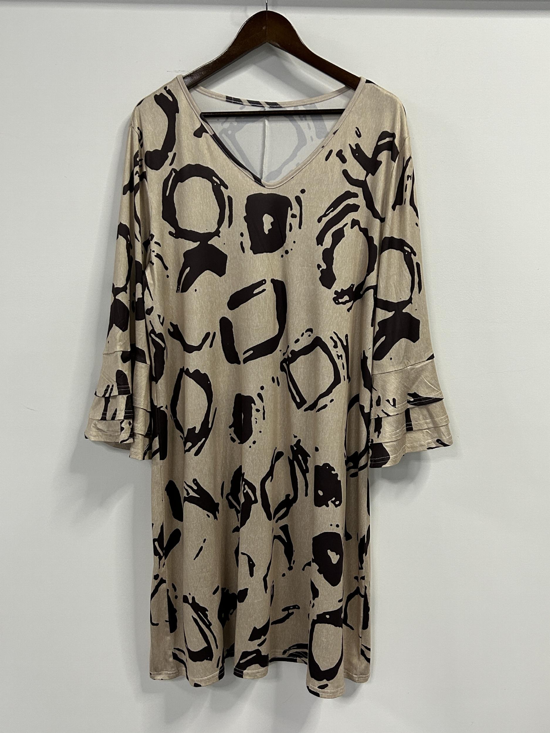  Geometric Print Half Sleeve V Neck Dress