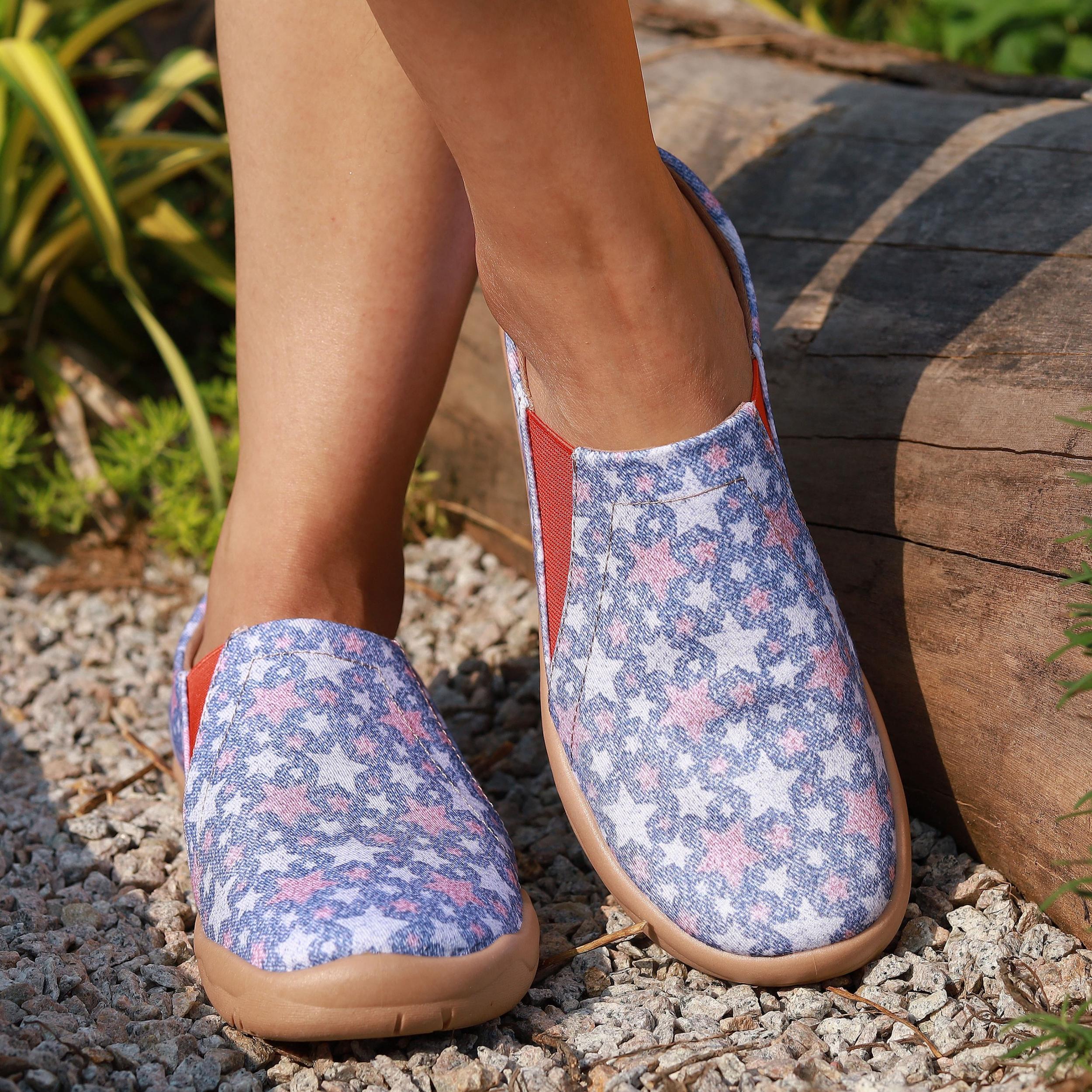 Women's Colorful Stars Pattern Slip On Low Round Toe Flat Canvas Shoes