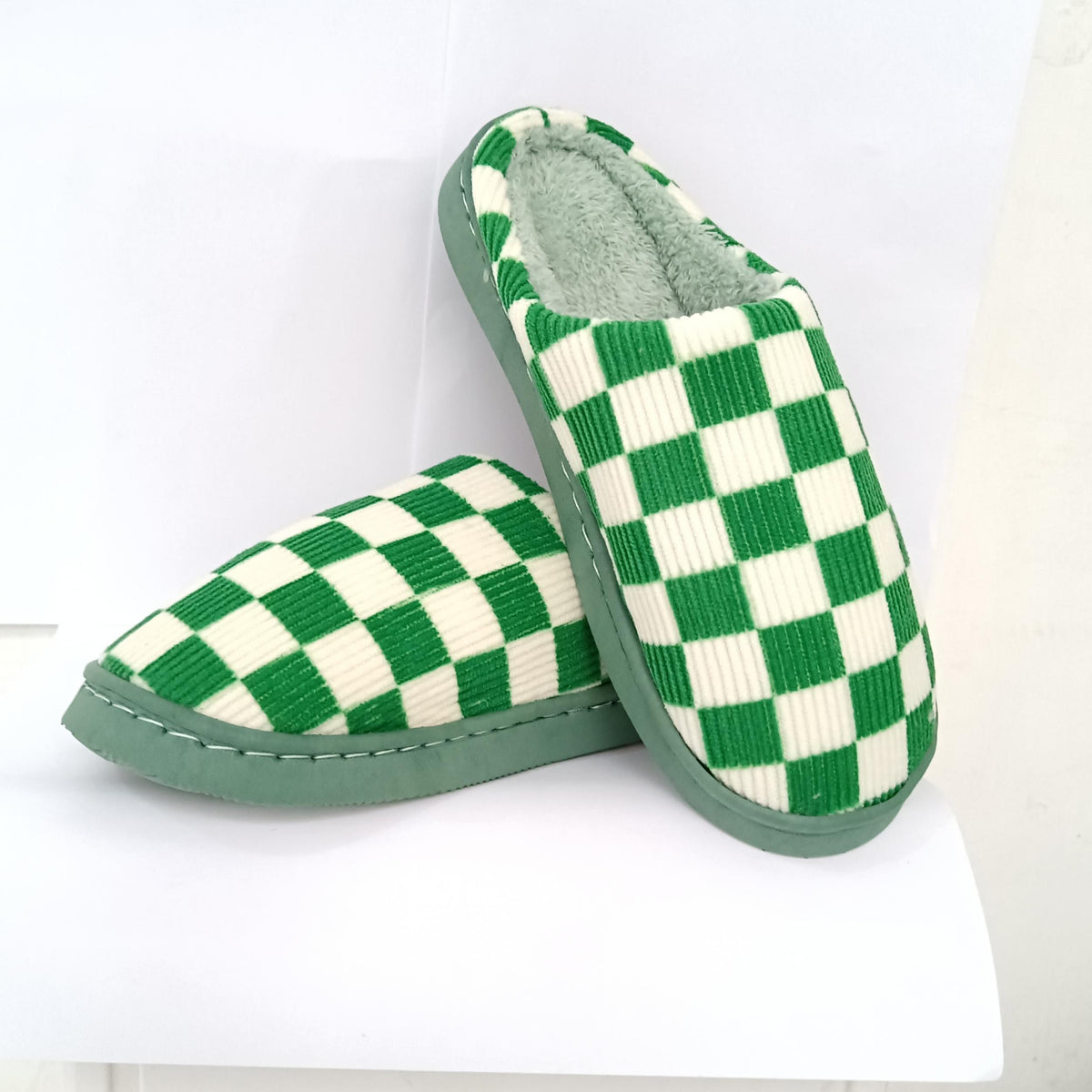 Women's Checkerboard Pattern Plush Slippers