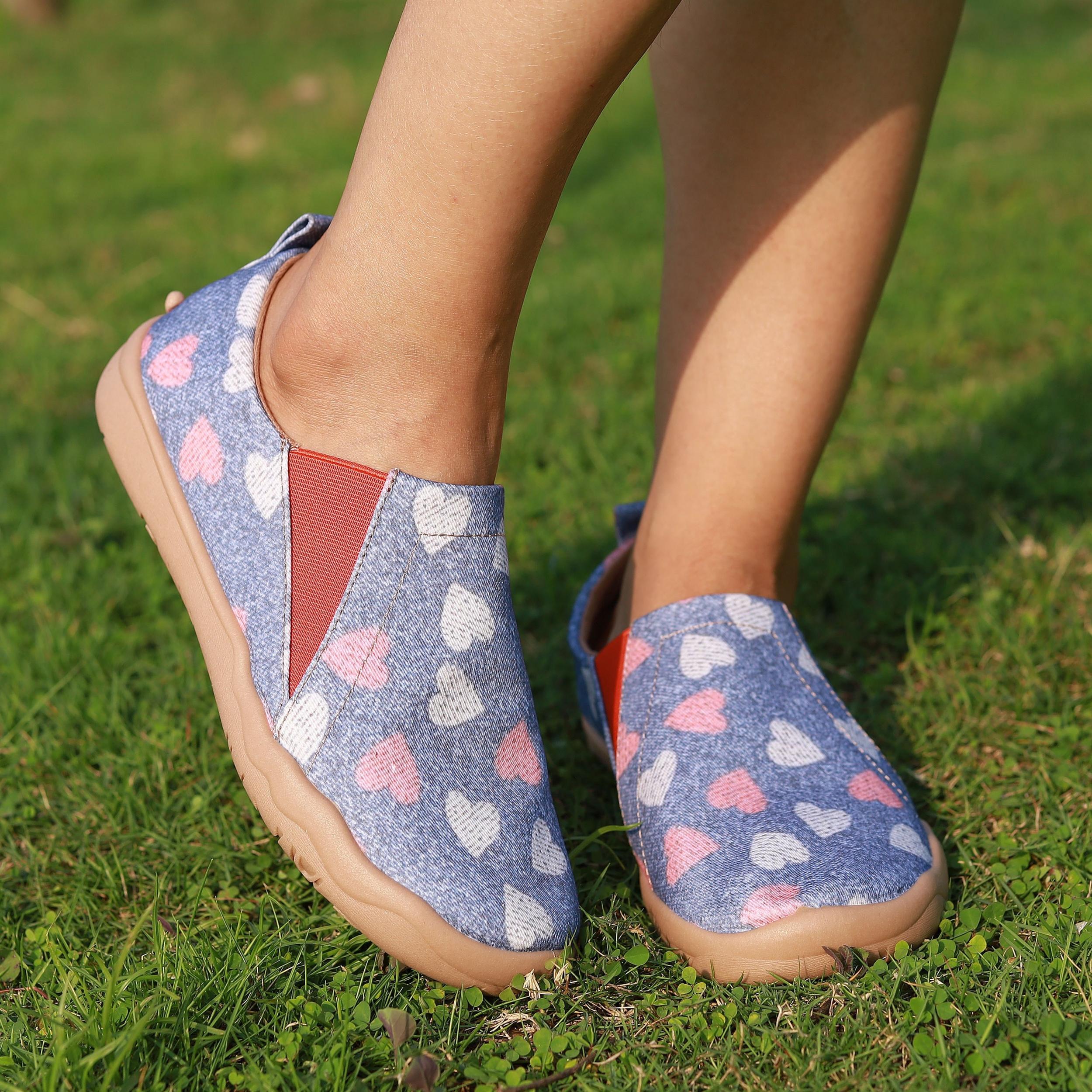 Women's Heart Pattern Canvas Slip On Flat Shoes