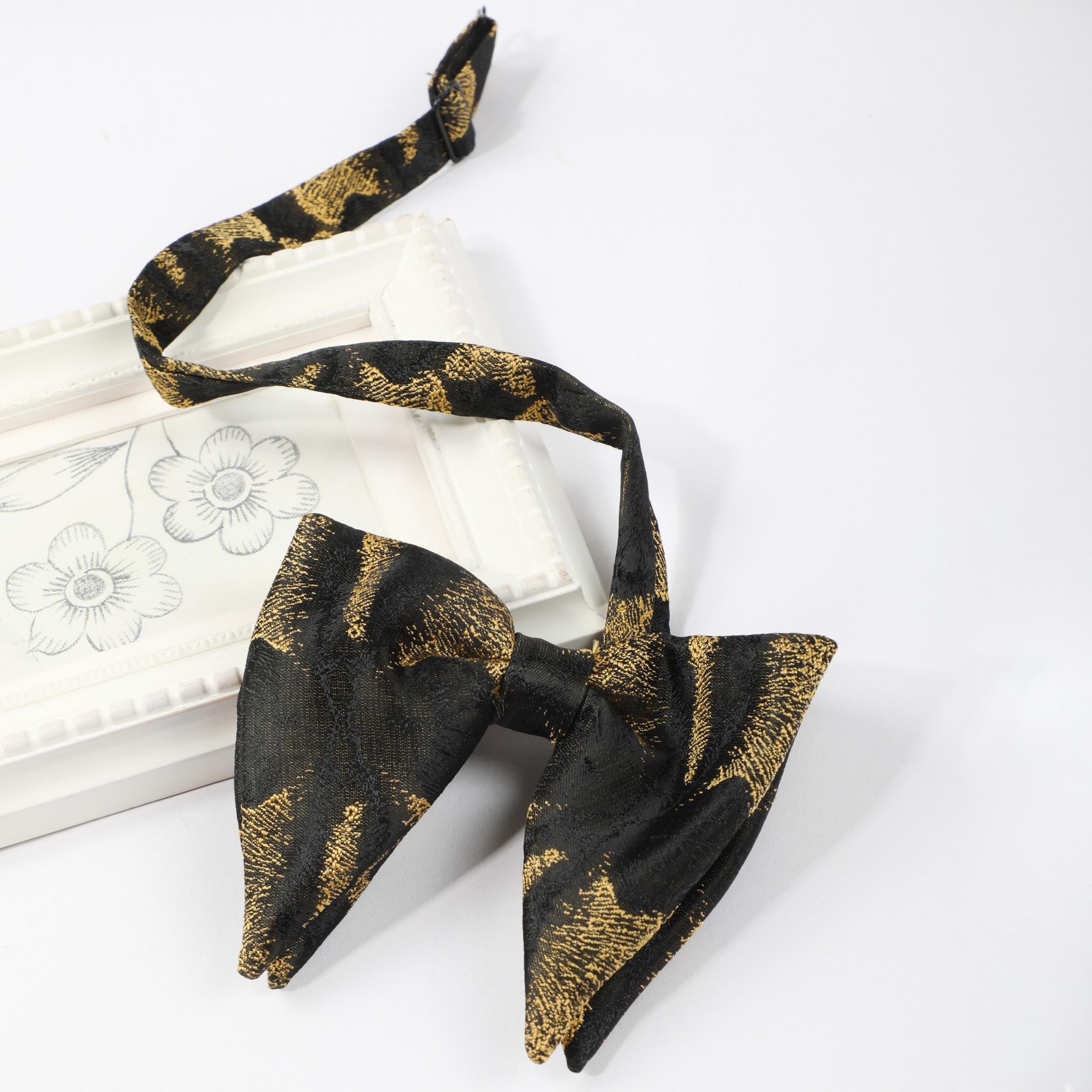 Men's Retro Noble Banquet Party Bow Tie Shirt Suit Accessories