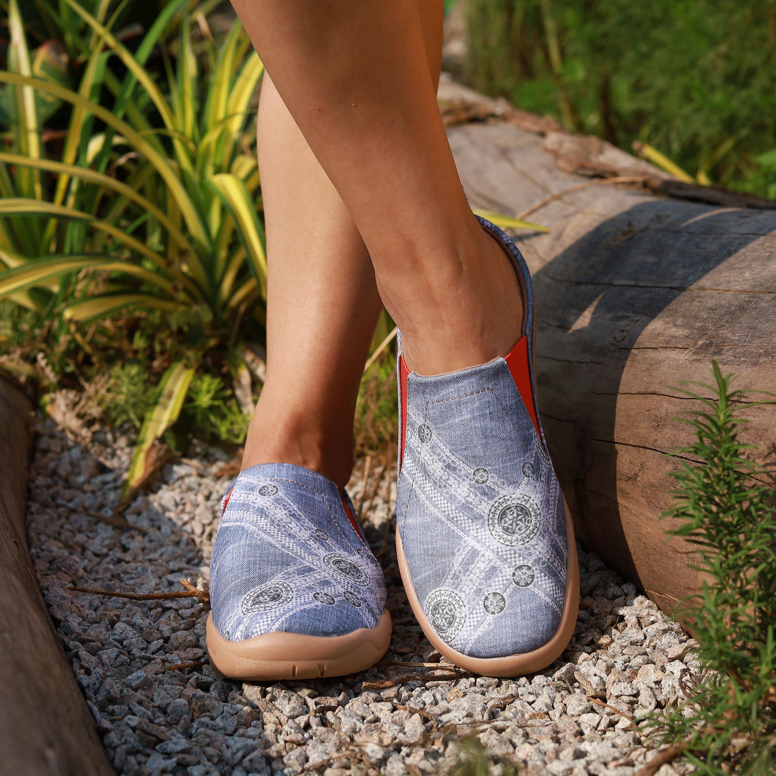 Women's ColorBlock Flat Canvas Shoes Slip On Low Round Toe Comfy Shoes