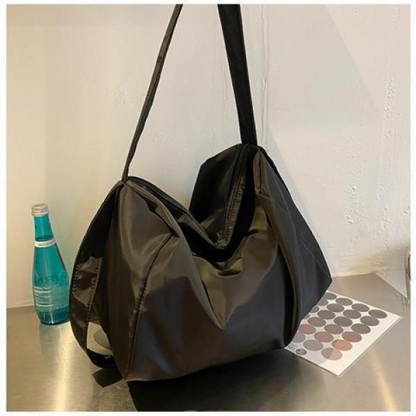Nylon Messenger Bag Large Capacity Waterproof Shoulder Bag for Women