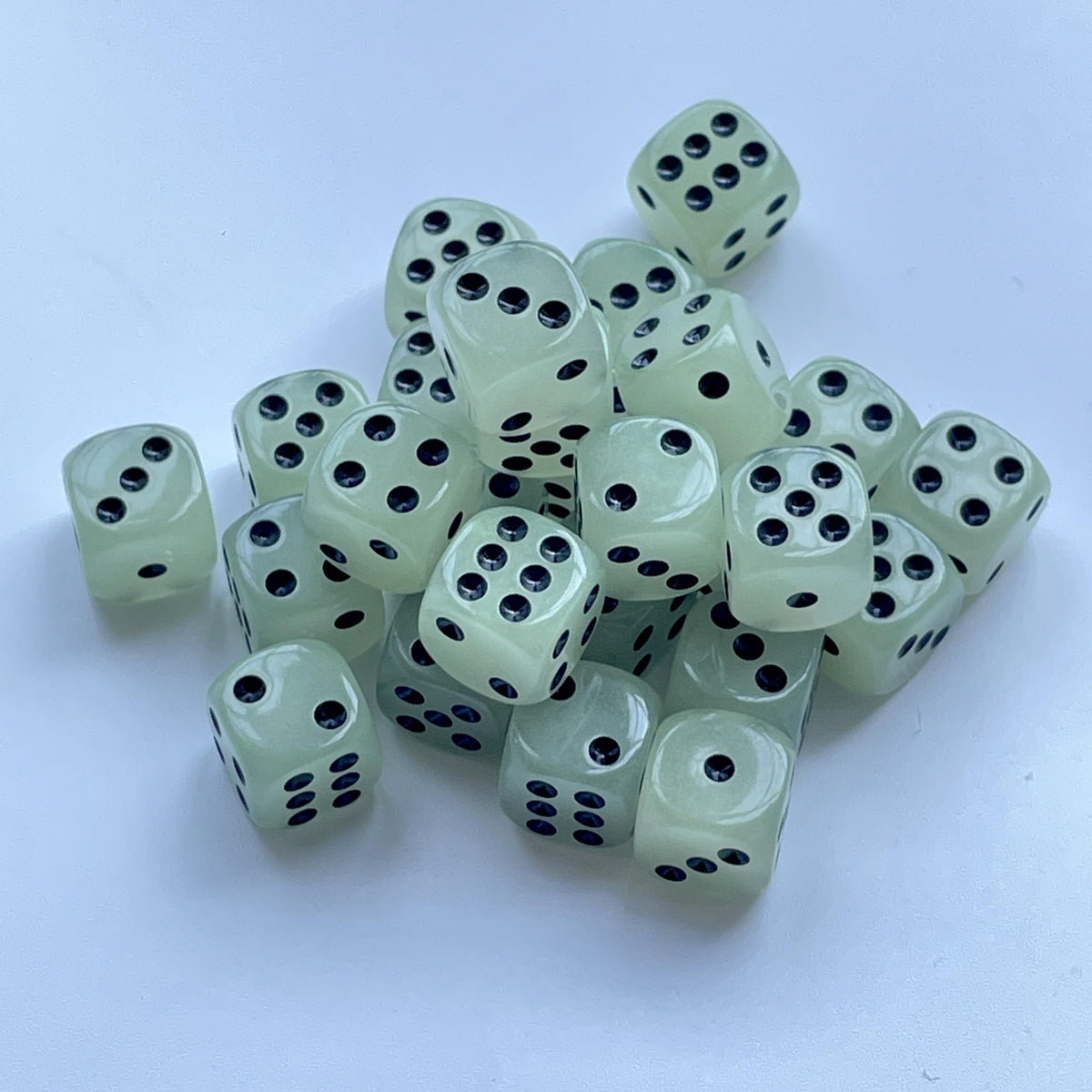 Luminous 16mm Circular Dot Dice for Nightclubs Bars KTVs