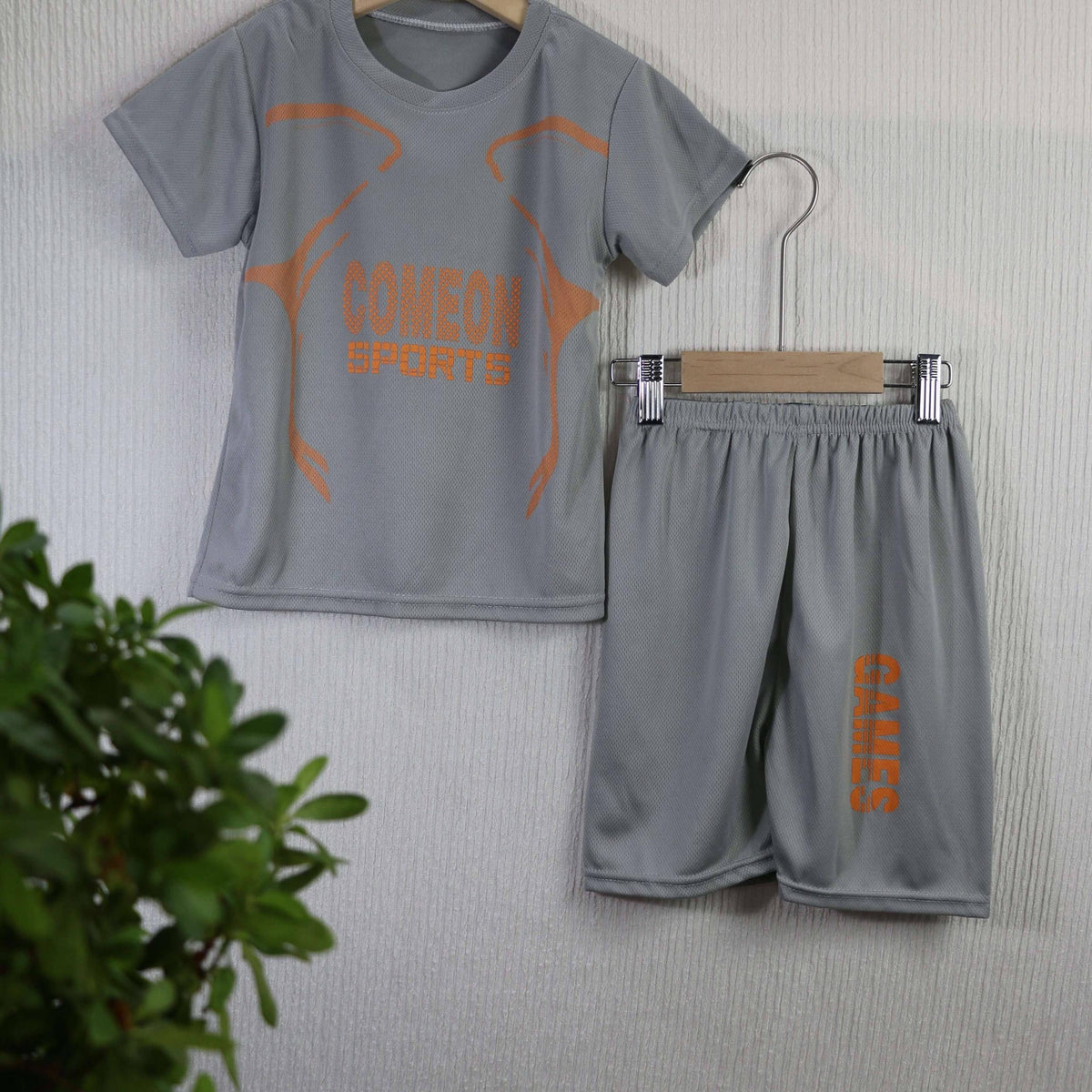 Boy's Sporty Style Outfit 2pcs T shirt & Shorts Set For Summer